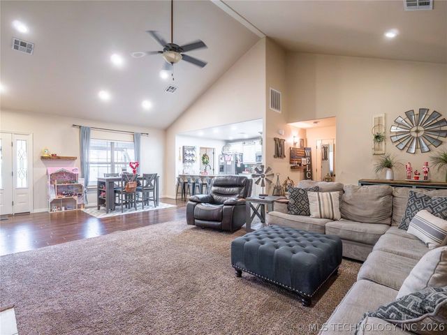 1404 Monarch Drive, Mcalester, OK 74501