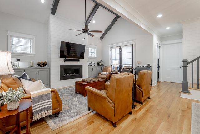 7008 Arbury Way, Ooltewah, TN 37363