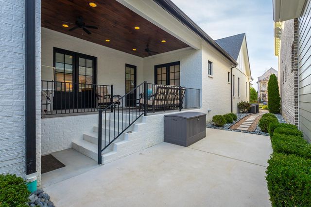 7008 Arbury Way, Ooltewah, TN 37363