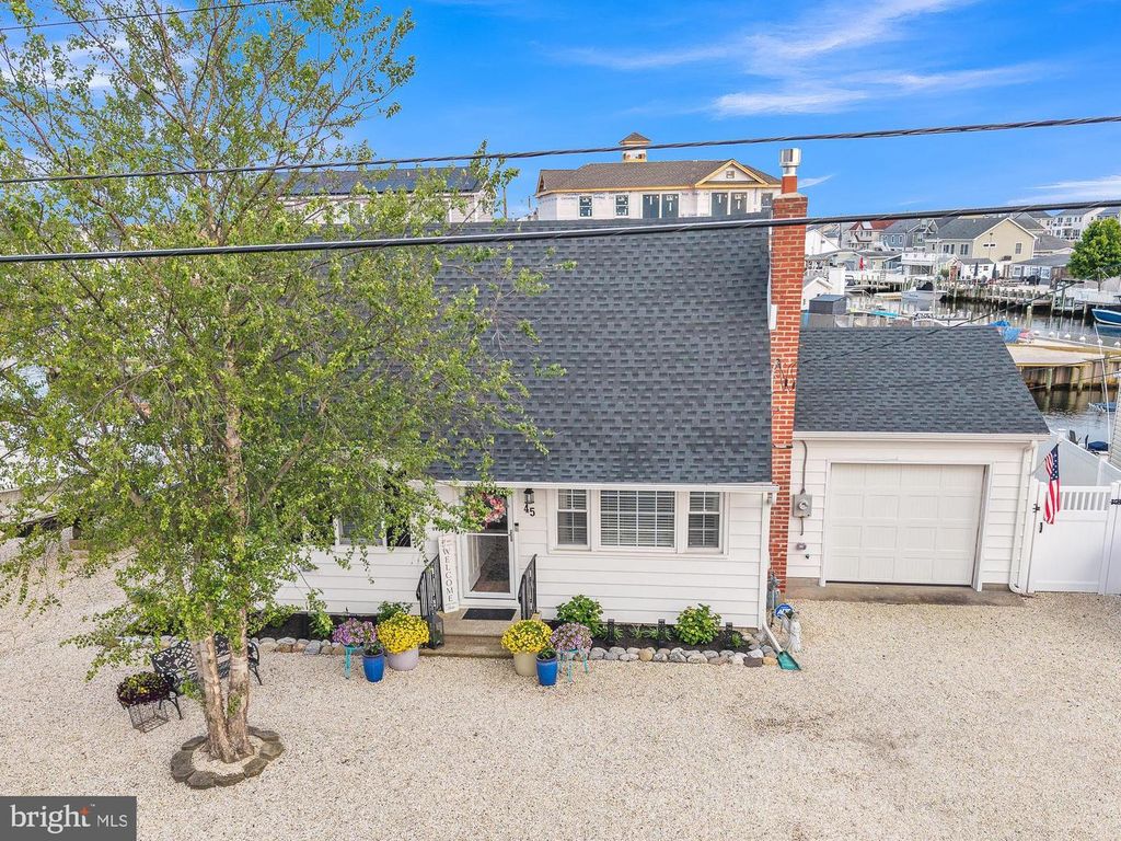 45 JONATHAN DR, Manahawkin, NJ 08050