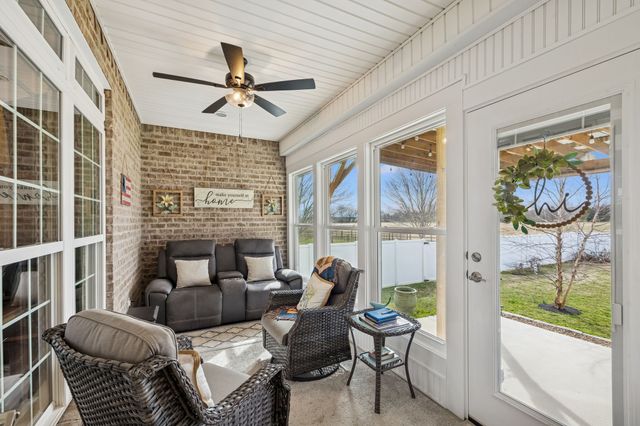 192 Hills Dr, Hillsboro, TN 37342