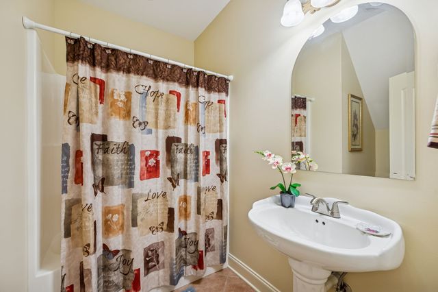 192 Hills Dr, Hillsboro, TN 37342