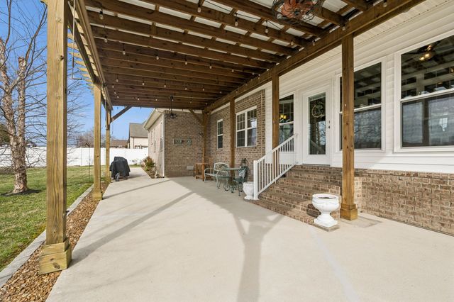 192 Hills Dr, Hillsboro, TN 37342