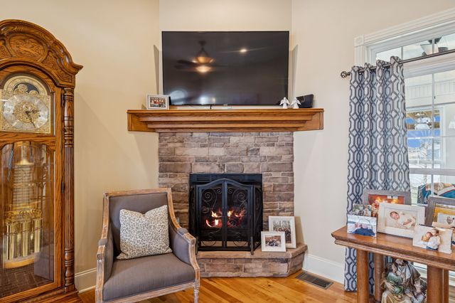 192 Hills Dr, Hillsboro, TN 37342