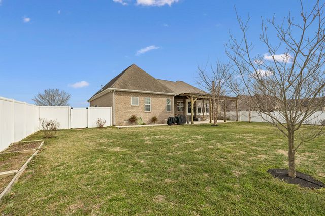 192 Hills Dr, Hillsboro, TN 37342