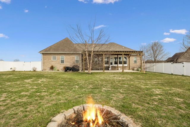 192 Hills Dr, Hillsboro, TN 37342