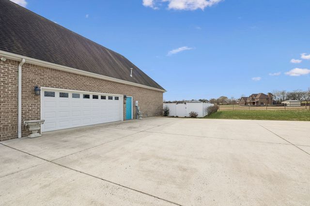 192 Hills Dr, Hillsboro, TN 37342