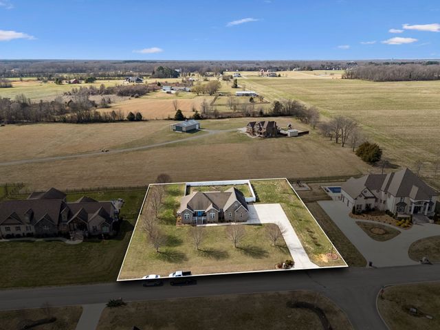 192 Hills Dr, Hillsboro, TN 37342