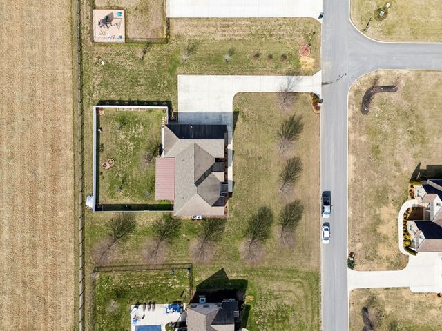 192 Hills Dr, Hillsboro, TN 37342