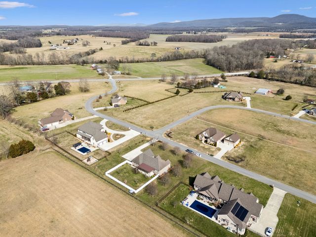 192 Hills Dr, Hillsboro, TN 37342