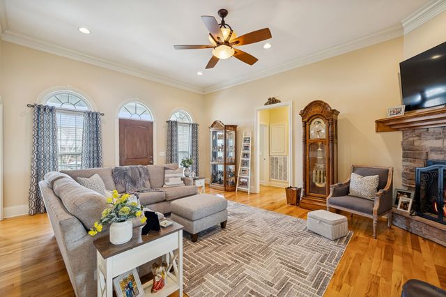 192 Hills Dr, Hillsboro, TN 37342