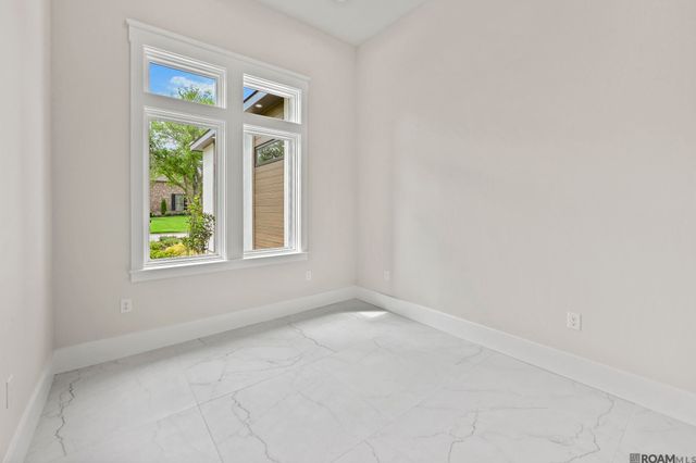 40128 River Winds Ct, Gonzales, LA 70737