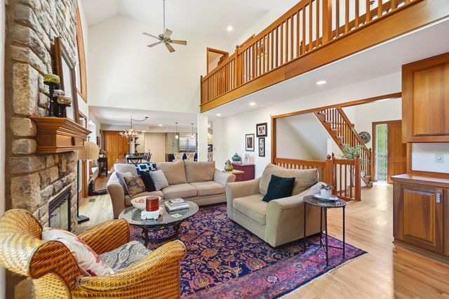 786 Robbins Way, Worthington, OH 43085