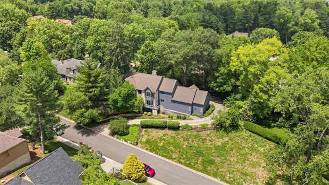 786 Robbins Way, Worthington, OH 43085
