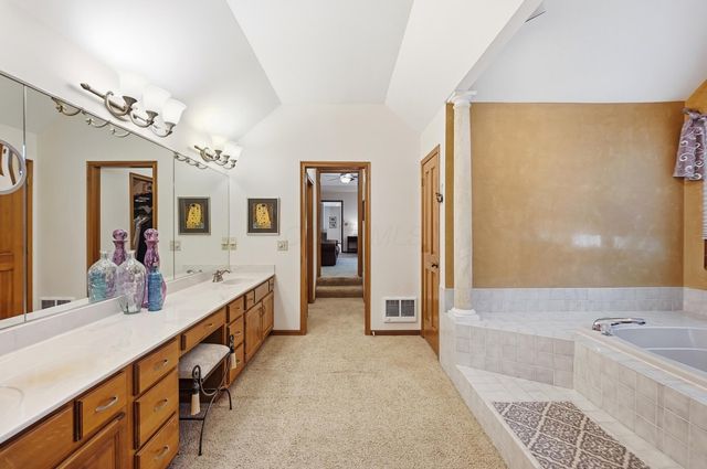 786 Robbins Way, Worthington, OH 43085