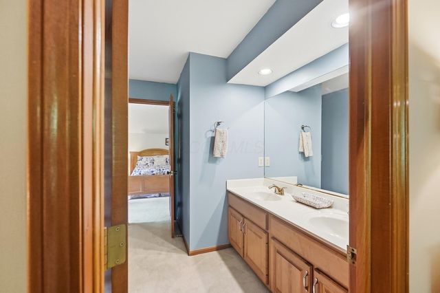 786 Robbins Way, Worthington, OH 43085