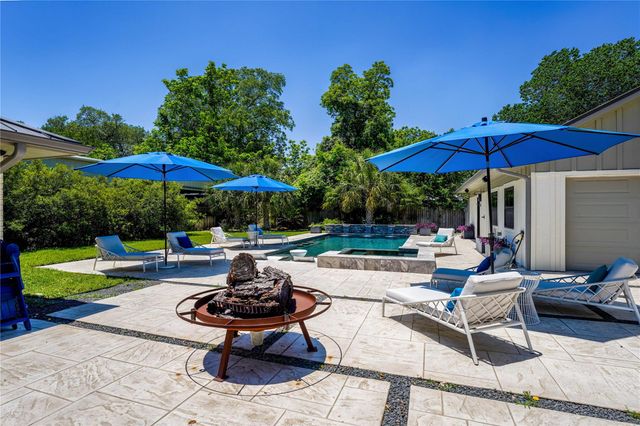 1124 Bowie Street, Columbus, TX 78934