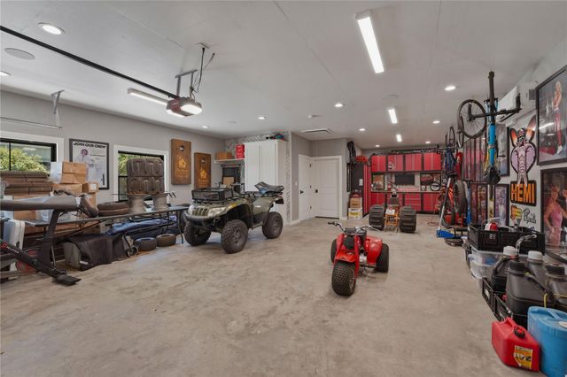 1124 Bowie Street, Columbus, TX 78934