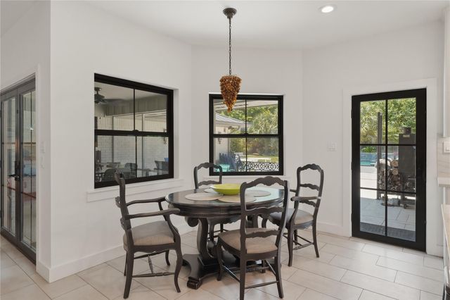 1124 Bowie Street, Columbus, TX 78934