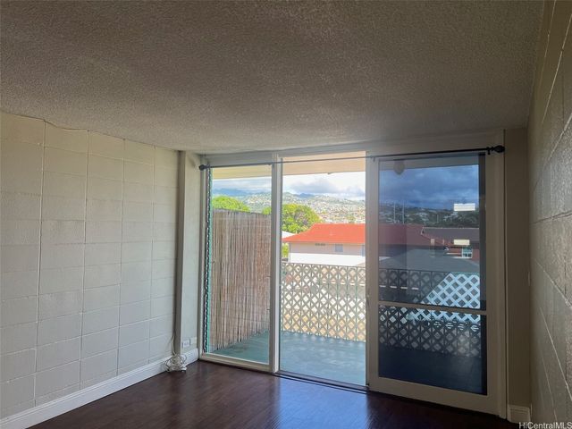 3410 Leahi Avenue 304, Honolulu, HI 96815