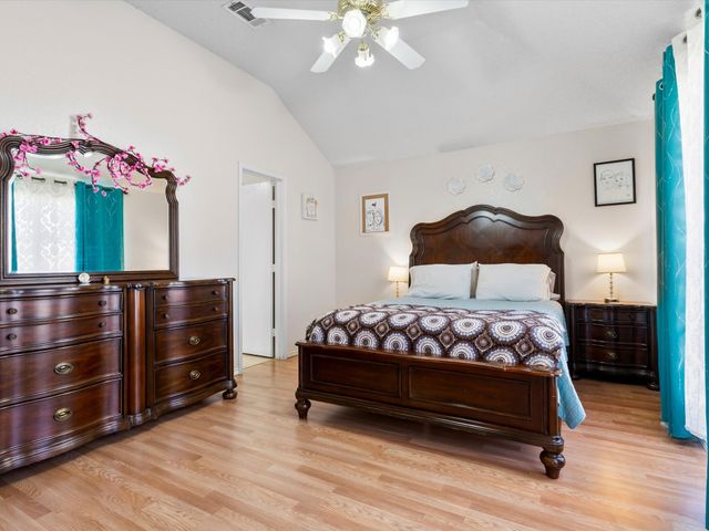 409 Huddleston Court, Springtown, TX 76082