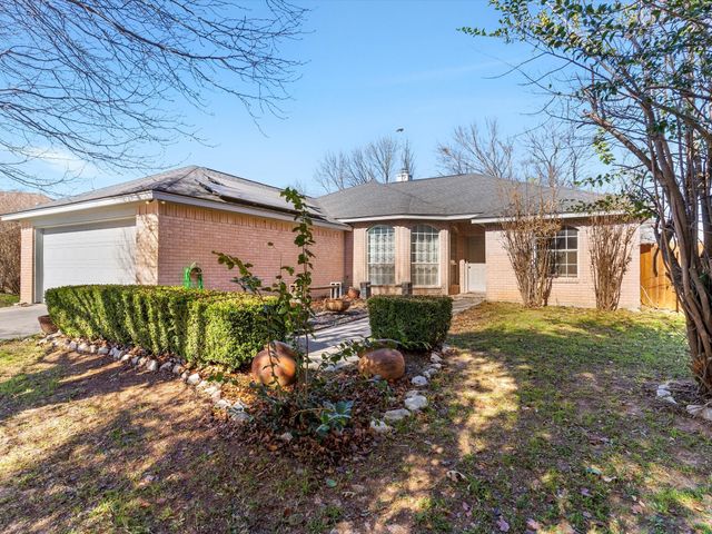 409 Huddleston Court, Springtown, TX 76082