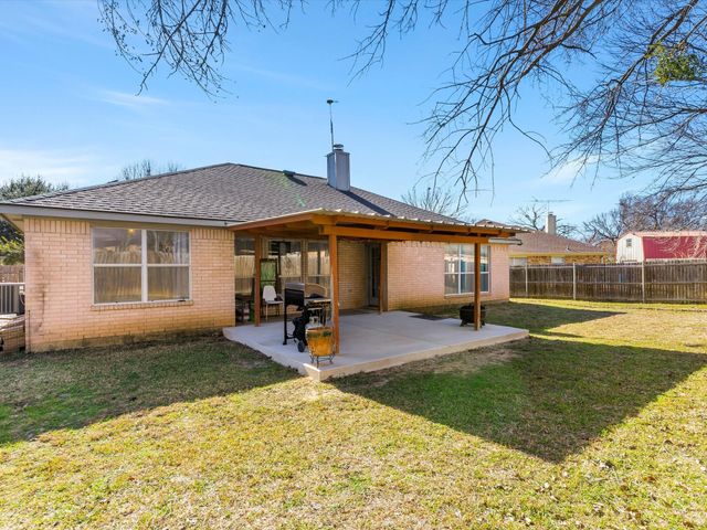 409 Huddleston Court, Springtown, TX 76082