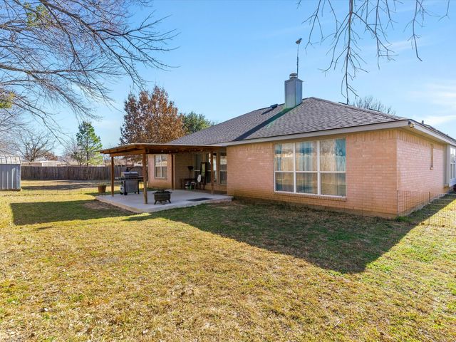 409 Huddleston Court, Springtown, TX 76082