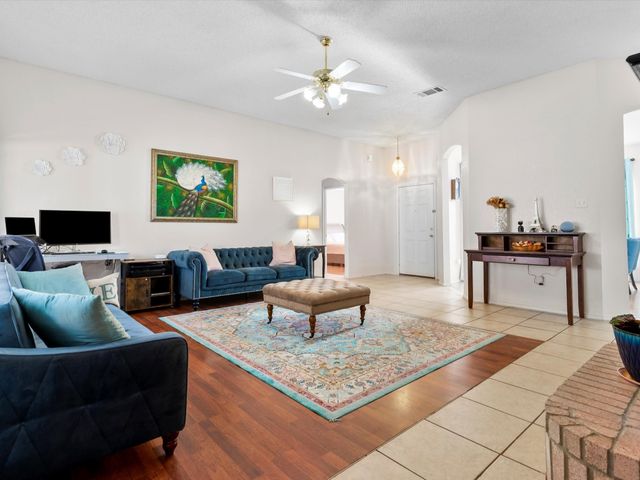 409 Huddleston Court, Springtown, TX 76082