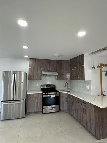152-20 Peck Avenue, Flushing, NY 11355