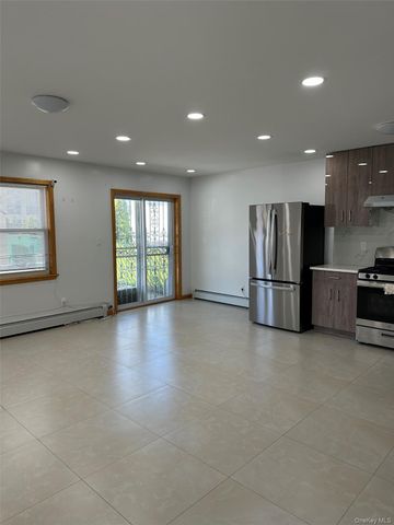 152-20 Peck Avenue, Flushing, NY 11355