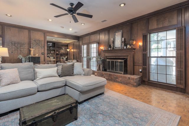 2839 HONEY TREE DR, Germantown, TN 38138
