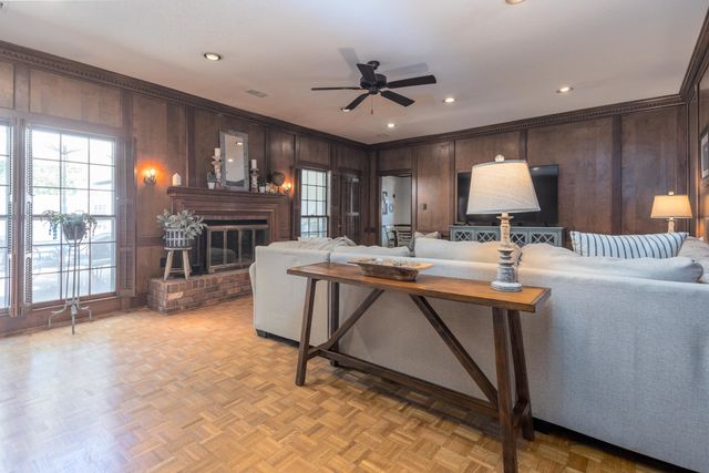 2839 HONEY TREE DR, Germantown, TN 38138