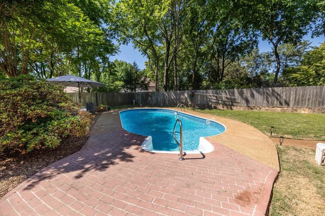 2839 HONEY TREE DR, Germantown, TN 38138