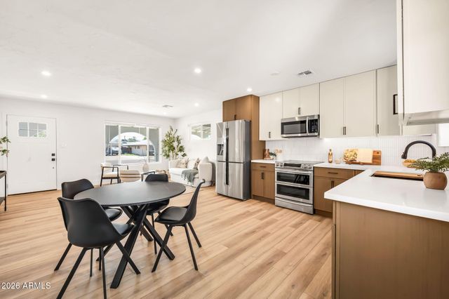 4902 E GRANADA Road, Phoenix, AZ 85008