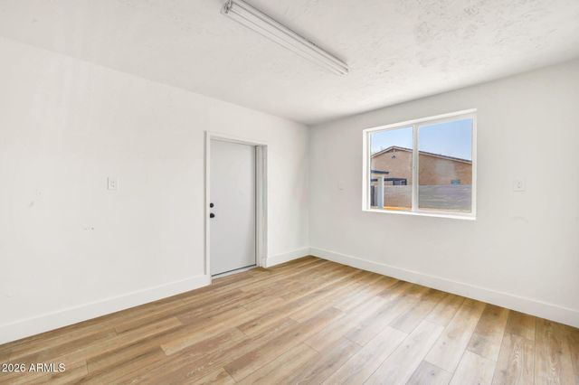 4902 E GRANADA Road, Phoenix, AZ 85008