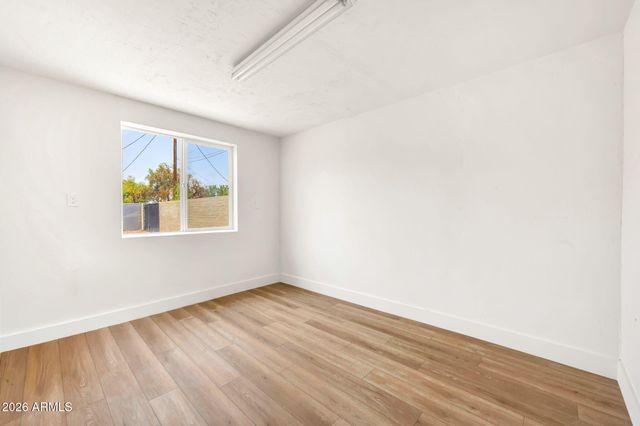 4902 E GRANADA Road, Phoenix, AZ 85008