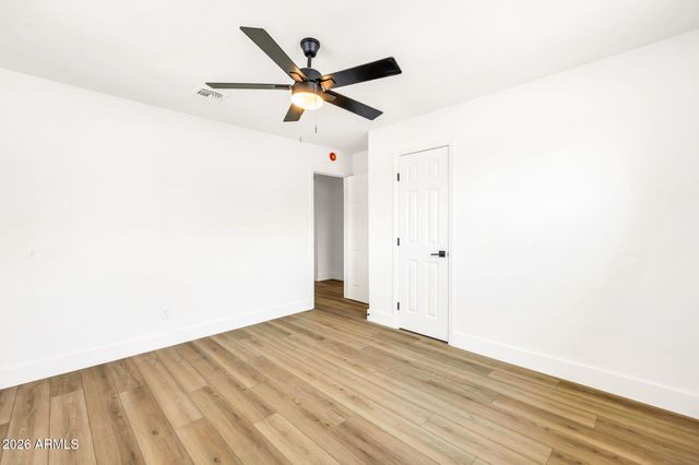 4902 E GRANADA Road, Phoenix, AZ 85008