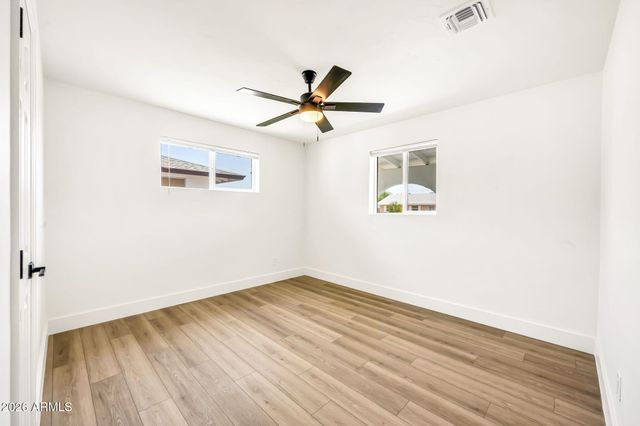 4902 E GRANADA Road, Phoenix, AZ 85008