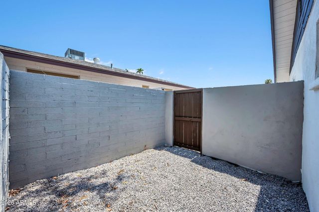 4902 E GRANADA Road, Phoenix, AZ 85008
