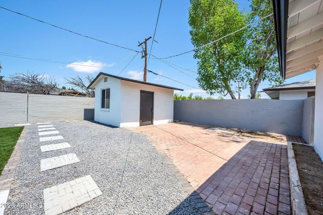 4902 E GRANADA Road, Phoenix, AZ 85008