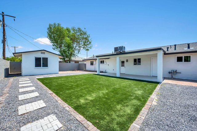 4902 E GRANADA Road, Phoenix, AZ 85008