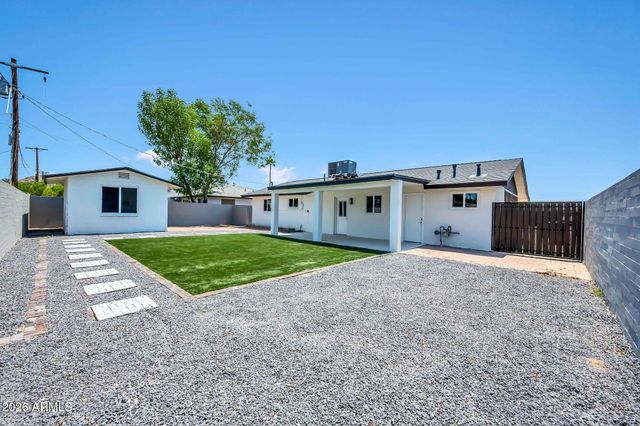 4902 E GRANADA Road, Phoenix, AZ 85008