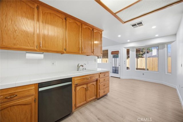 5009 Shaman Court, Bakersfield, CA 93312