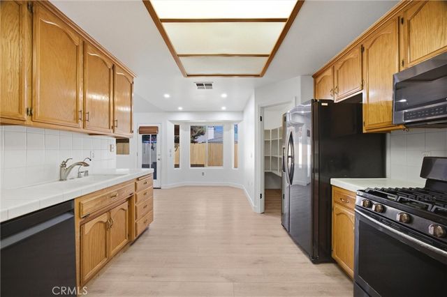 5009 Shaman Court, Bakersfield, CA 93312