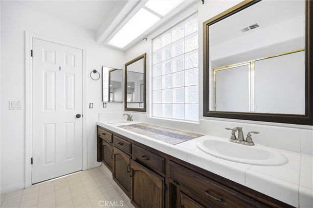 5009 Shaman Court, Bakersfield, CA 93312