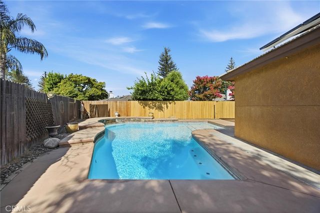 5009 Shaman Court, Bakersfield, CA 93312