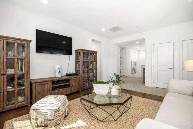 6710 Monterra Trail, San Diego, CA 92130