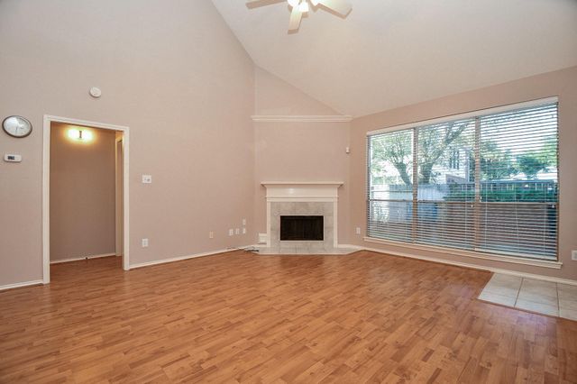 4202 Creek Hollow Lane, Missouri City, TX 77459