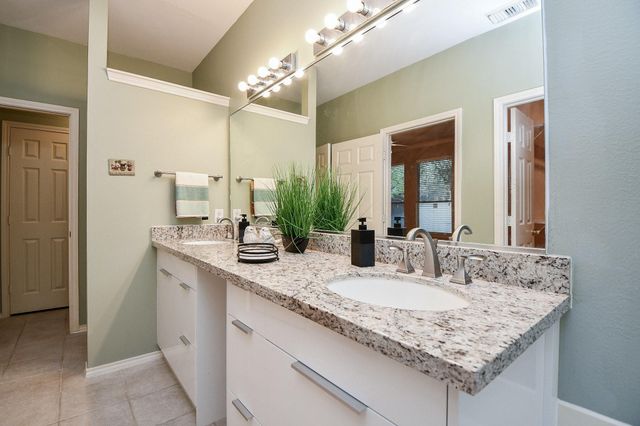 4202 Creek Hollow Lane, Missouri City, TX 77459